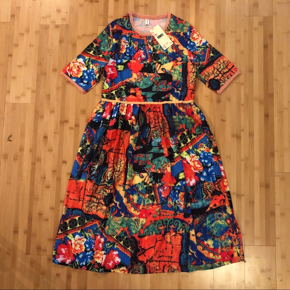 Colorful Vintage midi dress- Size Medium